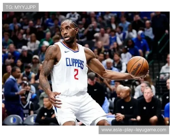 伦纳德中投冷静命中，让对手防线彻底崩开