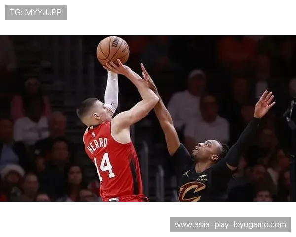 希罗外线连发打出热火节奏，主场沸腾